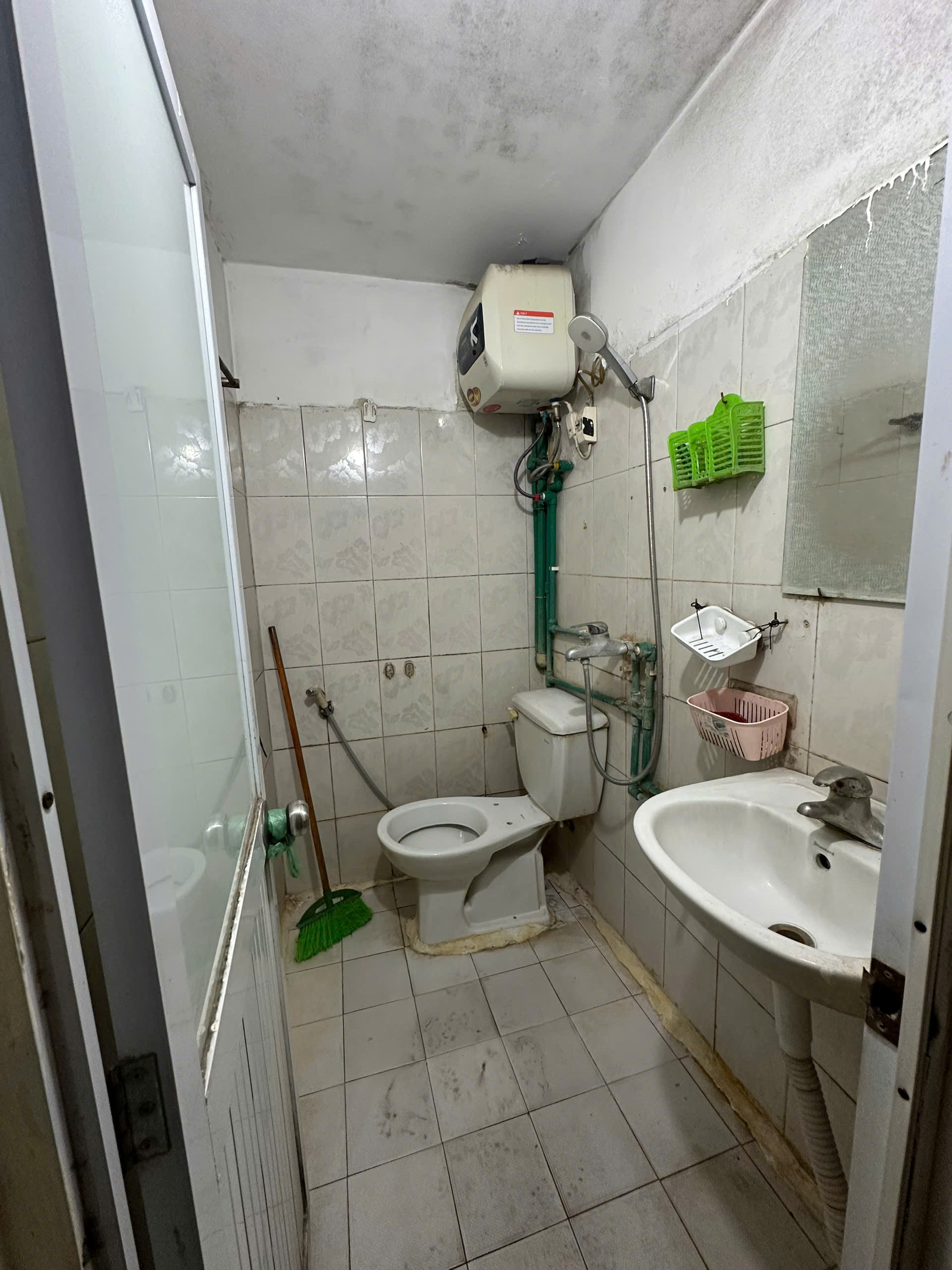 Cho thuê nhà Thổ Quan 4.5 tầng x 36m2, 4 ngủ, 14 Triệu - Ảnh 2
